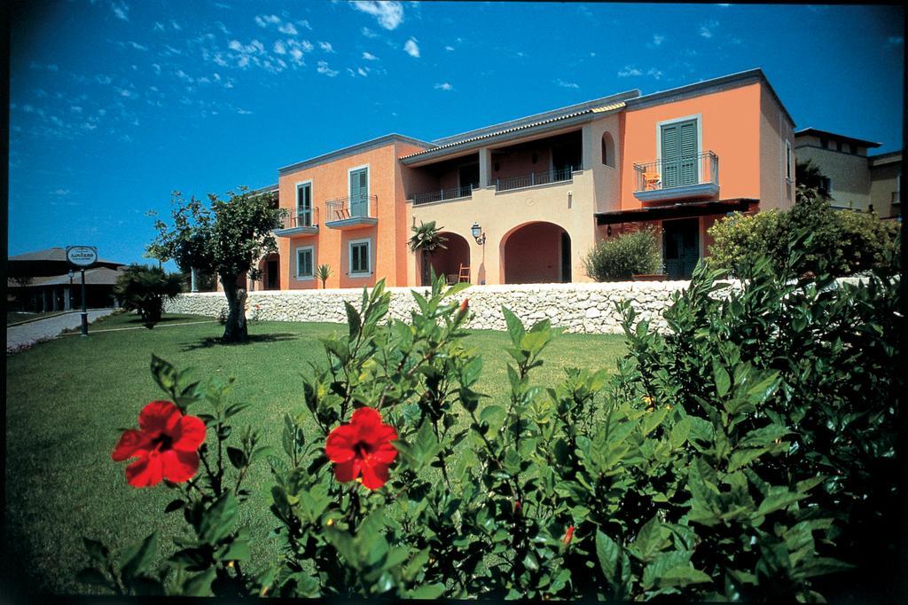 Igv Club Baia Samuele Hotell Sampieri Exteriör bild