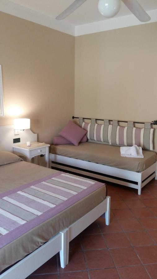 Igv Club Baia Samuele Hotell Sampieri Exteriör bild