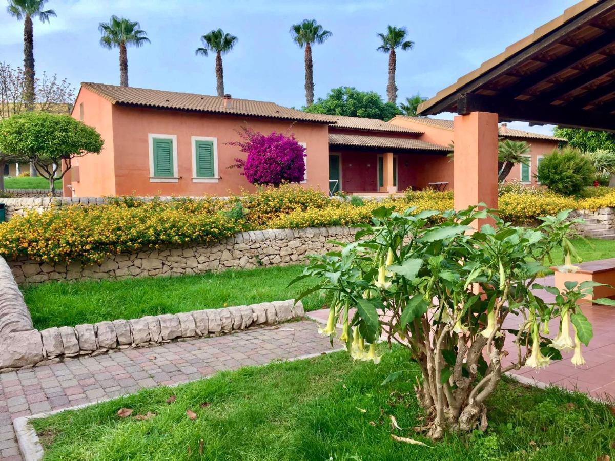 Igv Club Baia Samuele Hotell Sampieri Exteriör bild