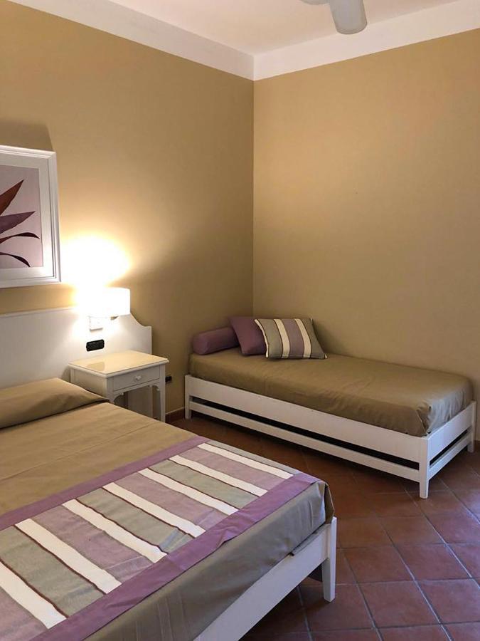 Igv Club Baia Samuele Hotell Sampieri Exteriör bild